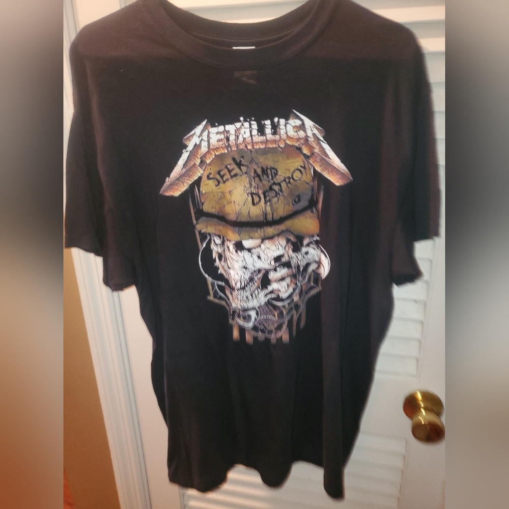 Metallica tshirt front and back logo
